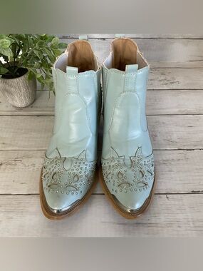 Wanted light aqua blue Studded Western Cutout Ankle Boots stacked heel Pull on 7